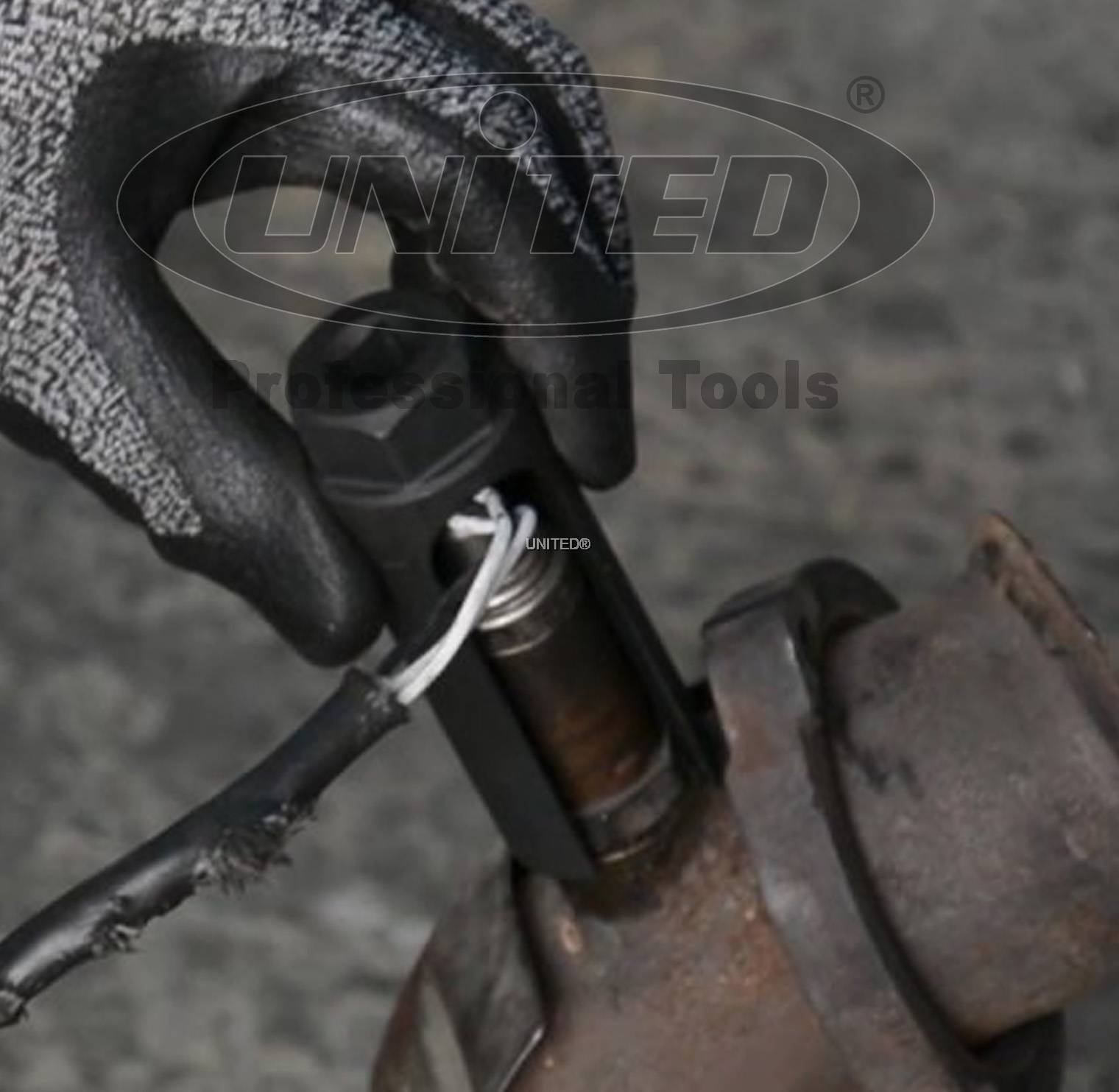 Versatile Oxygen Sensor Removal with the 14 Pcs Oxygen Sensor Wrench Set